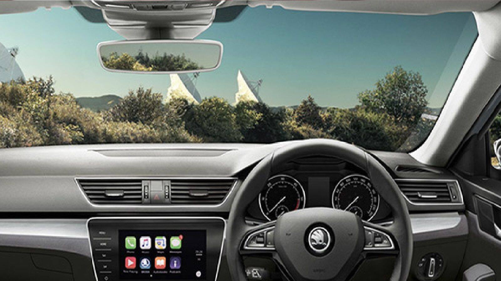 ভারতে গাড়ির স্টিয়ারিং কেন ডানদিকে থাকে? কারণ জানলে অবাক হবেন