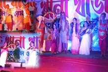 স্মার্টফোন ভুলে বর্ষবরণের আয়োজনে মশগুল কচিকাঁচারা!