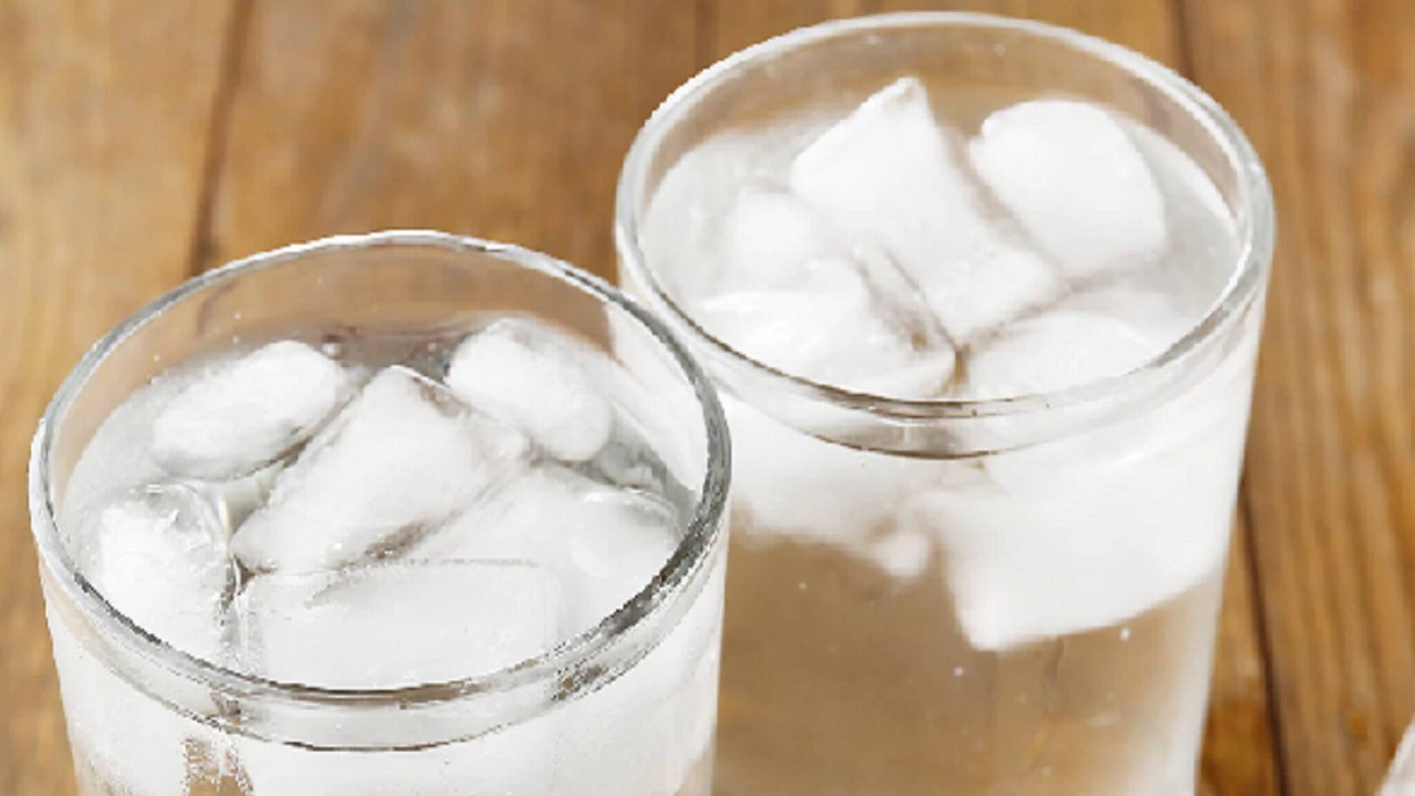 কড়া রোদ থেকে বাড়ি ফিরেই ঠান্ডা জলে গা কিংবা গলা ভেজাচ্ছেন? কত বড় বিপদ ডেকে আনছেন জেনে নিন