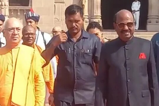 বেলুড় মঠে রাজ্যপাল