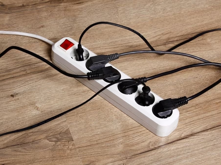 Extension Board কিনতে চান? অবশ্যই মাখায় রাখুন এই বিষয়গুলি Best