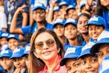 ১৯ হাজার কিশোরীকে টিকিট! নীতা আম্বানির রিলায়েন্স ফাউন্ডেশন মন জিতল সবার