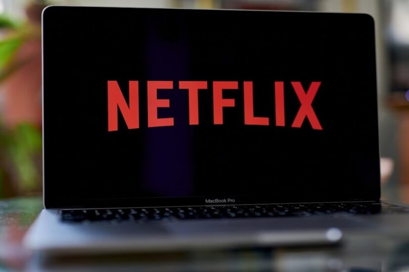 এতে Amazon Prime এবং Hotstar-এর সাবস্ক্রিপশনও পাওয়া যাচ্ছে। শুধু তাই নয়, এতে গ্রাহকদের ৩টি ফ্রি ফ্যামিলি অ্যাড-অন দেওয়া হয়। ১১৯৯ টাকার এই পোস্টপেড প্ল্যানে, কলিং হিসাবে সীমাহীন কলের সুবিধা দেওয়া হয়েছে।
