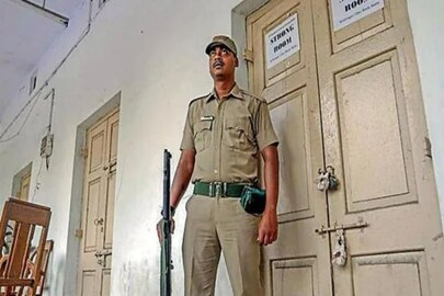 পঞ্চায়েত ভোটে 'বাহিনী' কাঁটা?