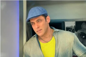 হাতে সিগারেট, ছবি ফাঁস হতেই তোলপাড়! তবে কি 'বিগ বস' ছাড়ছেন সলমন? ফাঁস সত্যি