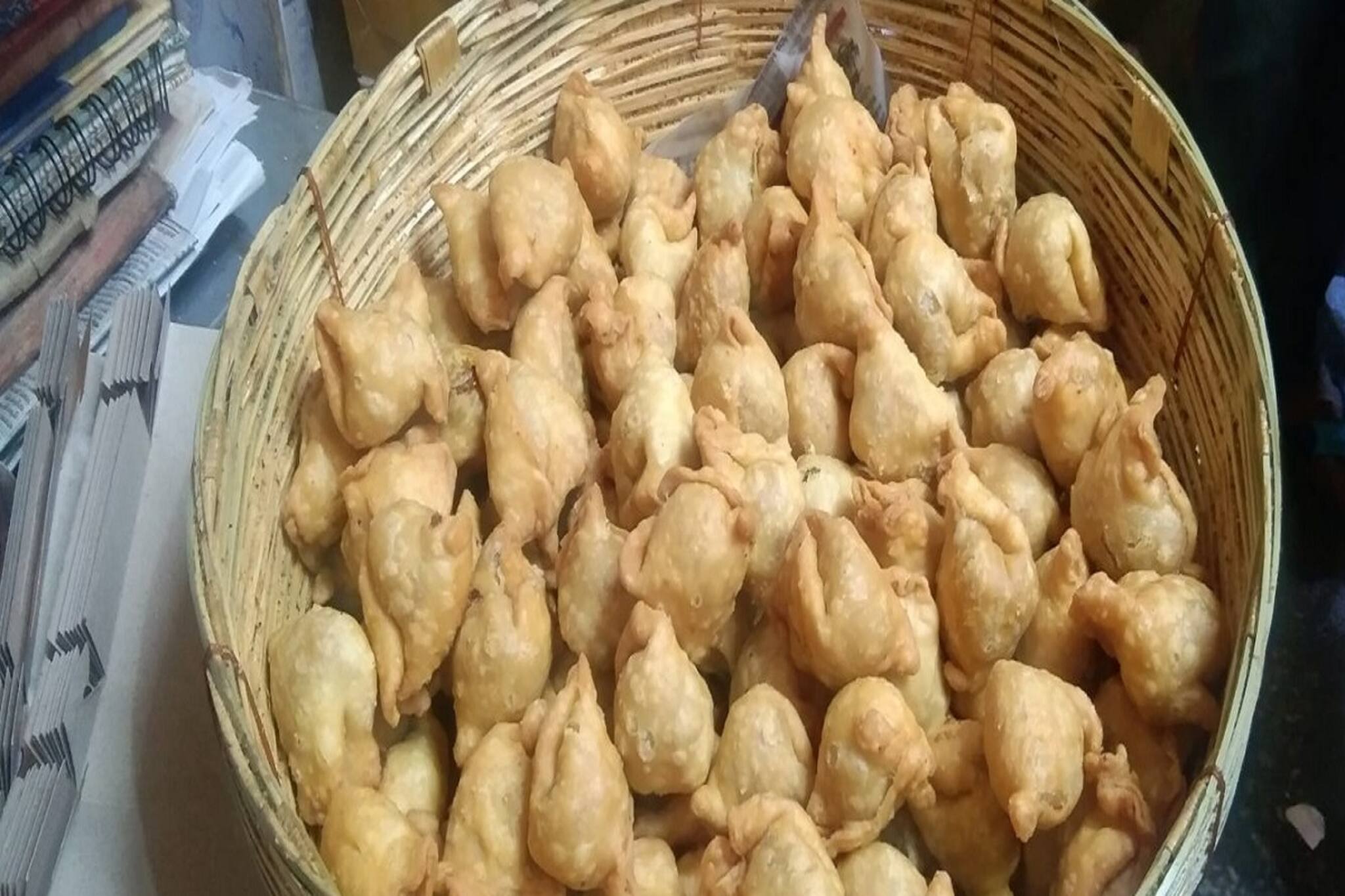 এমন সিঙাড়া কখনও খাননি! দূরদূরান্ত থেকে ছুটে আসছেন সকলে, শুনলে হাঁ করে থাকবেন