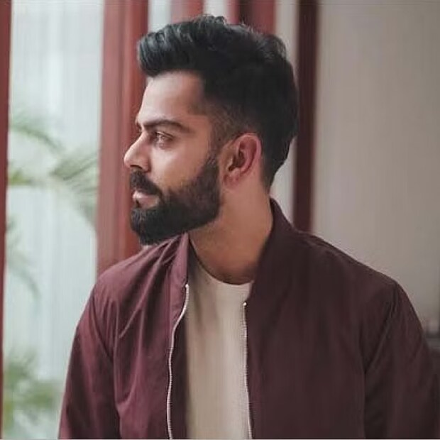 আসলে বিরাট কোহলি এই ইভি স্কুটার কেনেননি। তিনি প্রথম ম্যাচে আরসিবির ‘ইলেকট্রিফায়িং প্লেয়ার অফ দ্যা ম্যাচ’ নির্বাচিত হয়েছিলেন। তাই গ্রিভস ইলেকট্রিক মোবিলিটি তাঁকে একটি ইভি স্কুটার উপহার দিয়েছে।