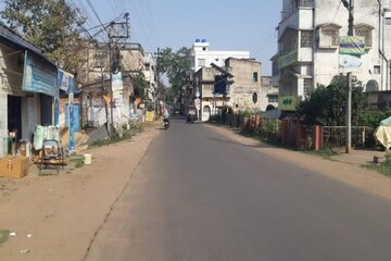 মুহূর্তে ফাঁকা বীরভূমের রাস্তাঘাট, কারণ জানলে ভয় পাবেন আপনিও! এ কী দিন এল! মুহূর্তে ফাঁকা বীরভূমের রাস্তাঘাট, কারণ জানলে ভয় পাবেন আপনিও! এ কী দিন এল!