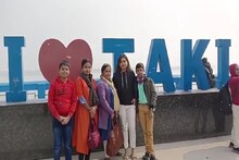 ইছামতি নদী দূষণমুক্ত করতে মশাল হাতে সচেতনতার বার্তা মহিলাদের