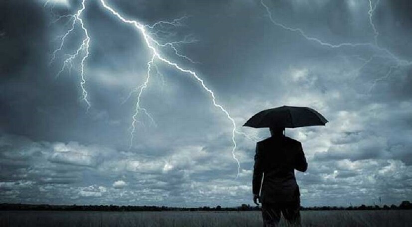 সাম্প্রতিক পশ্চিমবঙ্গে বজ্রপাতে একদিনে মৃত্যু হয় একাধিক জনের। বজ্রপাত এড়াতে কি করা উচিত সে সম্বন্ধে ধারণা নেই অনেকেরই। কখনও ভেবে দেখেছেন ঠিক কেন হয় বজ্রপাত? কতটা শক্তিশালী একটি বজ্রপাত? কি করেই বা বুঝবেন আগে থেকে? আর কি কি করলে এড়ানো যাবে বজ্রপাতের সম্ভাবনা? বিস্তারিত জানতে পড়ুন! (Reported By: Nilanjan Banerjee)