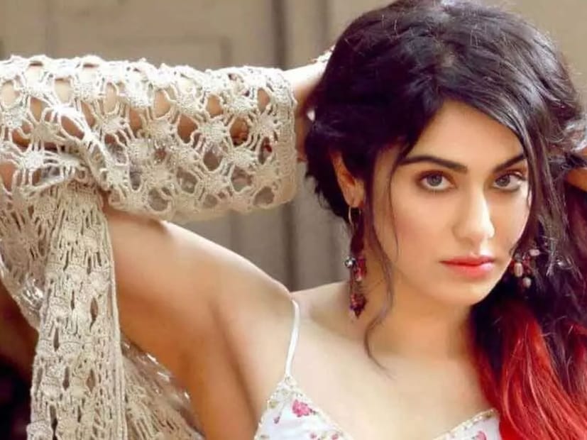 সোশ্যাল মিডিয়ায় বলিউড অভিনেতা বিদ্যুৎ জামেওয়াল (আদাহ শর্মা ফোটো) এর সাথে 'কম্যান্ডো' ফিল্ম থেকে লাইমলাইট পাওয়া অভিনেত্রী আদাহ শর্মার সিনেমা সহসময়েই আলাদা করে প্রশংসা পেয়ে থাকে।