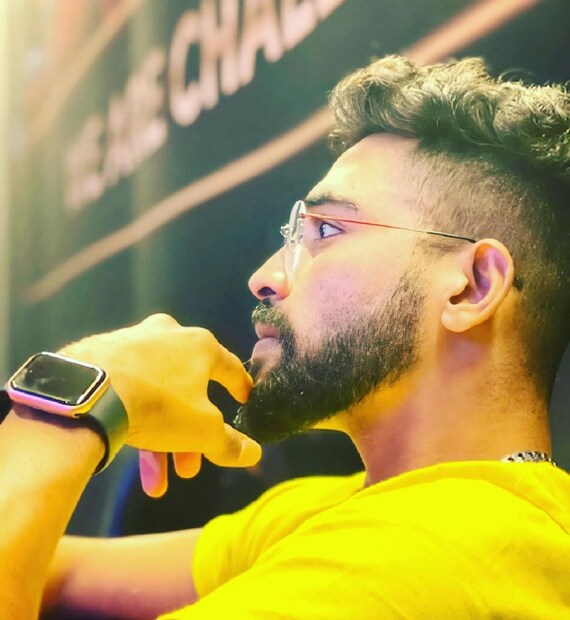 ২০১৬ সালে সিরাজ রনজি খেলেন। তবে তার আগে চুটিয়ে খেপ খেলতেন তিনি। প্রথমবার খেপের মাঠে ৫০০ টাকা উপার্জন করেন তিনি। 