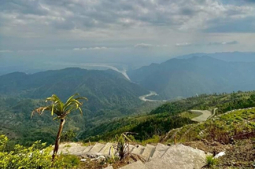 যারা ভিড়ভাট্টা পছন্দ করেননা তারা একবার ঘুরে আসতে পারেন পানবুদারায়। আসলে পাহাড় বা অন্যান্য জায়গা থেকে পানবুর ভিউ একটু অন্যরকম। বলা চলে, এখানকার সৌন্দর্য যেন আরও বেশি।( লেখা ও ছবি: অনির্বাণ রায়)