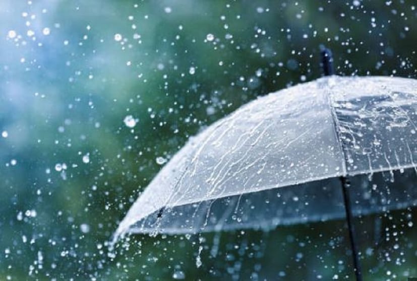 তা থেকেই কিছুটা রেহাই দিয়েছে বৃষ্টি। বিগত কয়েকদিনে জেলাজুড়েই ভারি থেকে মাঝারি বৃষ্টিপাত হয়েছে।(Reported By: Subhadip Pal)