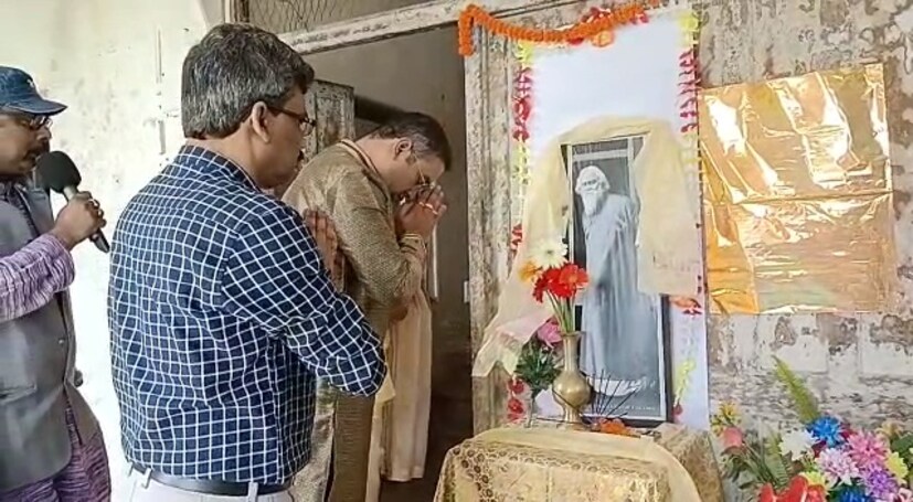 আগামীদিনে এই রবীন্দ্র ভবনকে ঘিরেই মংপুতে আরও পর্যটনের প্রসারে উদ্যোগী জিটিএ এবং রাজ্য পর্যটন দপ্তর। পাশেই রয়েছে সিঙ্কোনা প্লানটেশন। সবমিলিয়ে রবীন্দ্র জয়ন্তীতে মেতে ওঠে জোড়াসাঁকো থেকে পাহাড়।