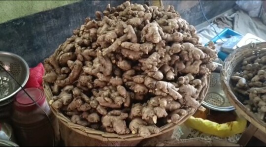 বাজারে