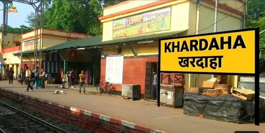 রেলগেট বন্ধ থাকা সত্ত্বেও লাইন পার হতে গিয়ে মৃত্যু দুজনের