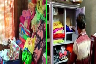 আলমারি ভেঙ্গে চুরি