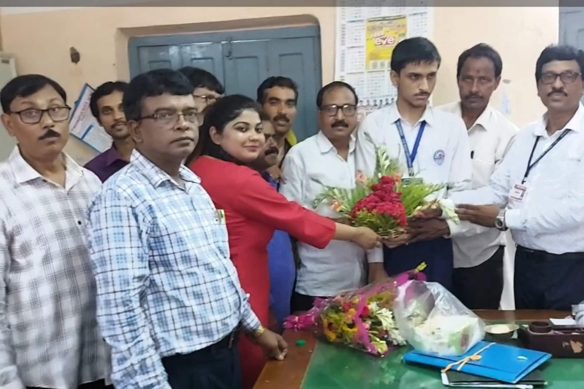 মাধ্যমিকের ফলপ্রকাশ হতেই এই স্কুলে বিরাট চমক! জানলে অবাক হতে বাধ্য