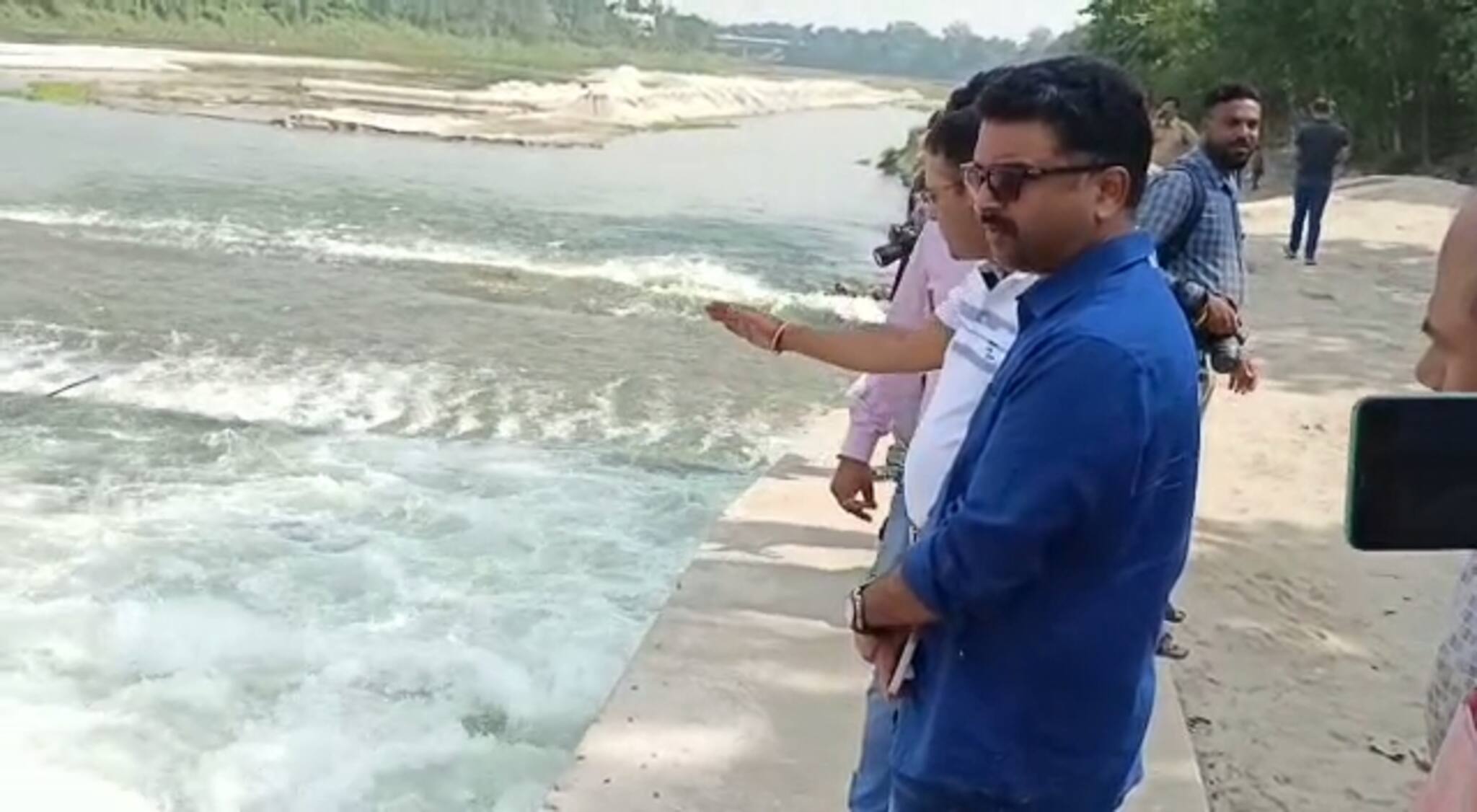রিভার ড্যামের কাজ খতিয়ে দেখলেন জেলা শাসক!
