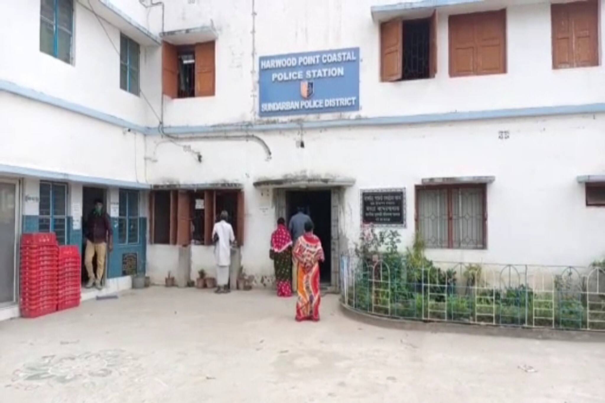 South 24 Parganas News: বাড়ির পরিচারিকার সঙ্গে এ কী কীর্তি ঘটালেন মাস্টারমশাই! পুরো ঘটনা জানলে শিউরে উঠবে গা