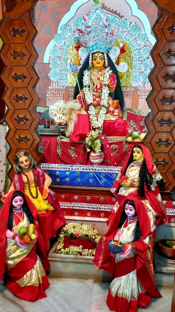 ১০০১ সালে যখন সমগ্র বদ্বীপ ভূমি জলচ্ছ্বাসে ভেসে যায়, রায়নগর রাজ্যের অধিকাংশ জনমানবহীন হয়ে পড়ে। তারও পরে নীলকণ্ঠ মতিলাল মগধের যুদ্ধে প্রাণ হারালে তার ভাই সপরিবারে যশোরে চলে যান। কিন্তু কয়েক পুরুষ পরেই ওই বংশের সন্তান গুণানন্দ মতিলাল পৈতৃক সম্পত্তি ও কূলদেবী জয়চণ্ডী দেবীকে উদ্ধার করে প্রতিষ্ঠা করেন।(Reported By: Suman Saha)