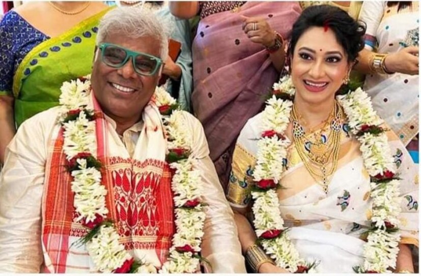 কলকাতার একটি ক্লাবে বৃহস্পতিবার এক অনুষ্ঠানে অসমের মেয়ে রূপালি বড়ুয়াকে বিয়ে করলেন জনপ্রিয় অভিনেতা আশিস বিদ্যার্থী। সূত্রের খবর, রূপালী বড়ুয়া গুয়াহাটির বাসিন্দা হলেও কলকাতার একজন নাম করা ফ্যাশন উদ্যোক্তা। শুধু তাই নয়, রুপালি কলকাতার একটি উচ্চমানের ফ্যাশন স্টোরের সঙ্গেও যুক্ত।