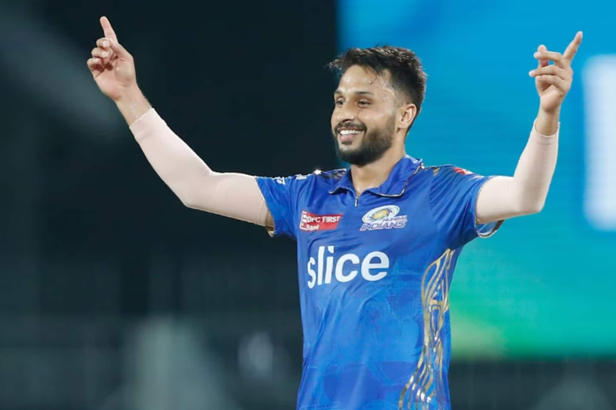 খেপের মাঠ থেকে আইপিএল! স্বপ্নপূরণ একেই বলে! ইঞ্জিনিয়ার আকাশ এখন মুম্বইয়ের হিরো