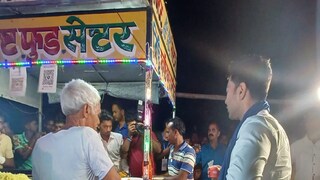 বান্দোয়ানে হঠাৎই ফাস্ট ফুডের স্টলে অভিষেক, স্থানীয়রা তাঁর কাছে কী দাবি জানালেন?