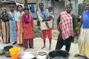 জল