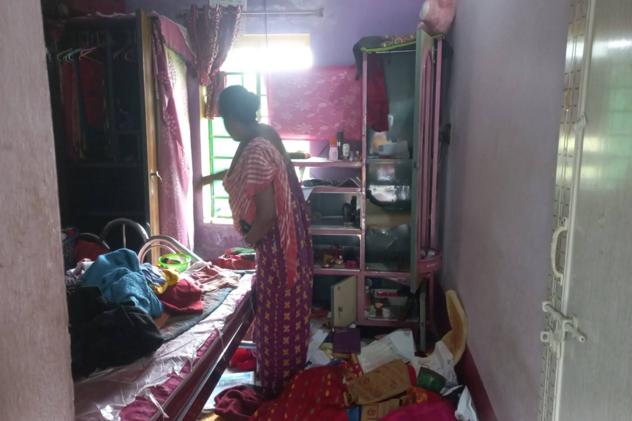 গরমের চোটে এসি ঘরে ঘুমোতে গিয়ে মারাত্মক কাণ্ড, বোলপুরের ঘটনা জানলে মাথা ঘুরবে!