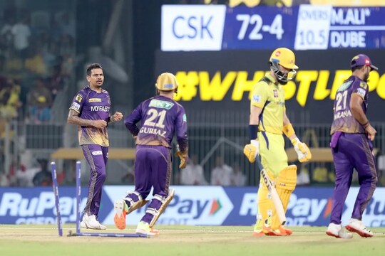 চেন্নাই এর মাঠে দুর্দান্ত বল করলেন সুনীল নারিন