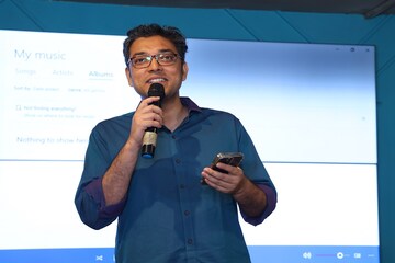 জমজমাট মিউজিক লঞ্চের অনুষ্ঠান, ‘নন্টে ফন্টে’-র গানে মজলেন আট থেকে আশি