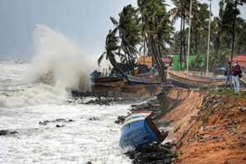 আজ রবিবার ভোররাতে এটি সুপার সাইক্লোনে পরিণত হয়েছে পূর্ব মধ্য বঙ্গোপসাগর সংলগ্ন এলাকায়। চরম শক্তিশালী ঘূর্ণিঝড় হিসেবেই উত্তর ও উত্তর পূর্ব অভিমুখে এটি উপকূলে আসার আগে সামান্য শক্তি ক্ষয় করবে। সমুদ্রেই শক্তি বাড়িয়ে সুপার সাইক্লোন হবে মোকা।