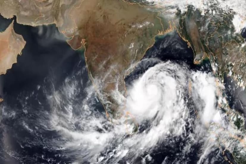 তেজ-এর পরবর্তী ঝড়গুলির নাম যথাক্রমে- যথাক্রমে ইরানের দেওয়া নাম হামুন, মালদ্বীপের দেওয়া নাম মিধালি, মায়ানমারের নামকরণ করা মিচাউঙ্গ, ওমানের রিমাল, পাকিস্তানের দেওয়া নাম আসনা, কাতারের নামকরণ করা ডানা এবং সৌদি আরবের দেওয়া নাম ফিনগাল।
