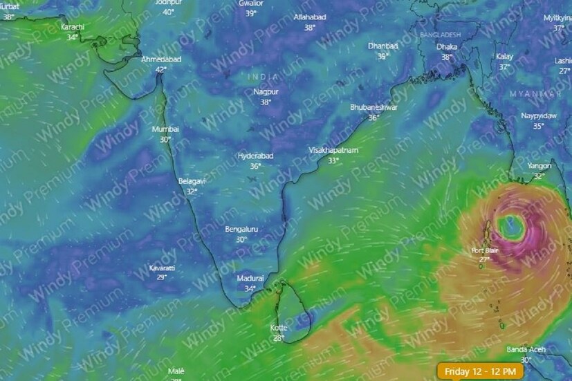 বাঁকুড়া: পূর্বাভাস অনুযায়ী বঙ্গোপসাগরে শনিবারে একটি ঘূর্ণাবর্ত তৈরি হতে পারে। ঘূর্ণিঝড় তৈরি হলে নাম হবে মোকা। ঝড়ের রাস্তা ঠিক কোন দিকে তা এখনও স্পষ্টভাবে জানা যায়নি। বাঁকুড়া জেলার উপর এর প্রভাব পড়তে পারে। Photo Courtesy- Windy 