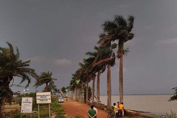 বঙ্গোপসাগরে ফুঁসছে ২সাইক্লোনিক সার্কুলেশন, আজও উত্তর থেকে দক্ষিণে তুলকালাম বঙ্গোপসাগরে ফুঁসছে ২সাইক্লোনিক সার্কুলেশন, আজও উত্তর থেকে দক্ষিণে তুলকালাম