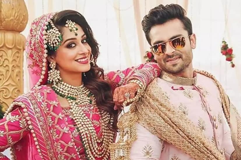 সম্প্রতি এক সাক্ষাৎকারে দীপিকা বলেছেন, ‘‘অনেক ছোট বয়সে অভিনয় শুরু করেছি আমি। ১০-১৫ বছর পেরিয়ে এসেছি। এখন আমি মা হতে চলেছি। আর এই সময়টায় বড় আনন্দে আছি।’’