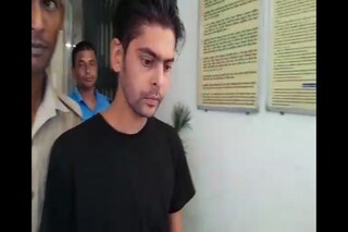 চাকরির নামে লক্ষ লক্ষ টাকা লুট