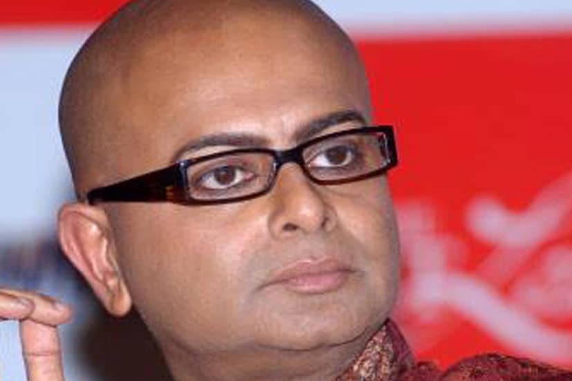 পরিচালকের মৃত্যুবার্ষিকীর দিন থেকেই ওটিটিতে আসছে সন্ধ্যের পাখি-বার্ড অফ ডাস্ক৷ ছবিটি মুক্তি পেয়েছিল ২০১৮ সালে৷ এবার ওটিটিতে আসতে চলেছে ছবি৷ ঋতুপর্ণর ঘোষের জীবনের উপরেই তৈরি হয়েছিল 'সন্ধ্যের পাখি-বার্ড অফ ডাস্ক'৷