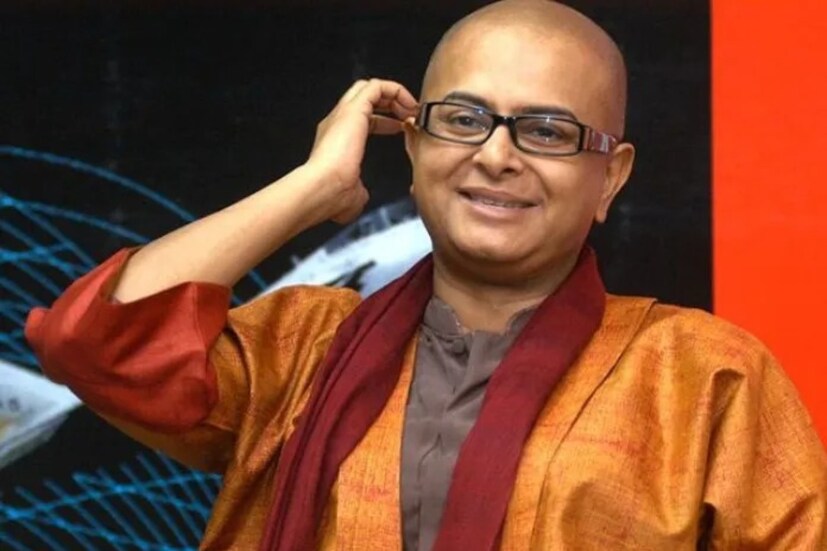  এই ছবিতেই ঋতুপর্ণর জীবনের নানা অধ্যায় ফুটে উঠবে৷ আজ থেকেই শুরু হবে প্রিমিয়ার৷ একাধিক সেলেবের স্মৃতিচারণায় উঠে এসেছে ঋতুপর্ণ ঘোষের কথা৷ পরিচালককে শ্রদ্ধা জানাতেই ওটিটি প্ল্যাটফর্ম 'হইচই'-তে আসতে চলেছে 'সন্ধ্যের পাখি'৷