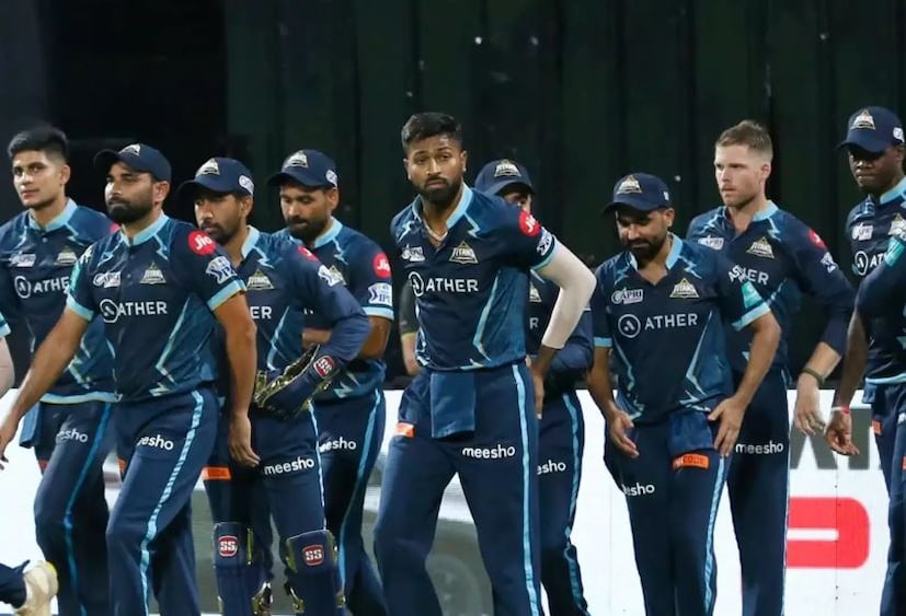 রানার্স আপ গুজরাত টাইটানস পুরস্কার হিসেবে পেয়েছে ১২.৫ কোটি টাকা। তৃতীয় স্থানে থাকা মুম্বই ইন্ডিয়ান্সও ভালই টাকা পেয়েছে৷ তাদের  পুরস্কার মূল্য ৭ কোটি টাকা। অন্যদিকে, চতুর্থ অবস্থানে থাকা লখনউ সুপার জায়ান্টস প্রাইজমানি হিসেবে পেয়েছে ৬.৫ কোটি টাকা।