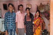 বাবার সাইকেল সারানোর দোকান, অভাবেও উচ্চ মাধ্যমিকে নিজেকে মেধাবী প্রমাণ দেবিকার!