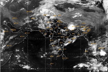 ২৭ রাজ্যে বৃষ্টি, বাংলার ভাগ্যেও তোলপাড়ের ইঙ্গিত, গরমের জ্বালার মধ্যে আপডেট