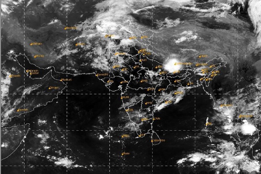  নয়াদিল্লি: মঙ্গলবার দুর্যোগপূর্ণ আবহাওয়া বঙ্গে। আগামী ২৪ ঘণ্টায় আন্দামান-নিকোবর দ্বীপপুঞ্জের বেশিরভাগ এলাকায় বর্ষা ঢুকে যাচ্ছে৷ Photo Courtesy- IMD/Sattellite Image