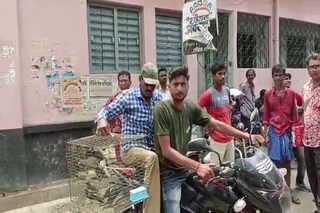  বাজারে খাঁচাবন্দি বাজ! খবর পেয়ে যা করল বন দফতর...