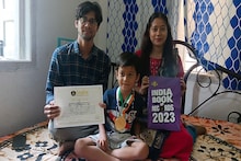 পড়াশুনো ইংরাজি মাধ্যমে তাতে কী, ৮ মিনিটে ৫০ টি বাংলা কবিতা মুখস্ত বলল খুদে