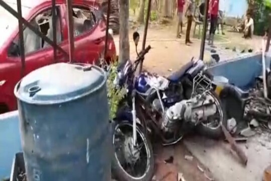 ফলতায় ভয়াবহ কান্ড! কেবল অপারেটরের অফিসে ভাঙচুর ও লুটপাট চালালো দুষ্কৃতীরা