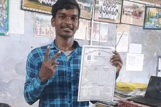 লখিন্দরের বাবা একজন প্রান্তিক ক্ষুদ্র কৃষক