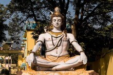 মহাদেব মাথায় ধারণ করেন চাঁদ, সমুদ্র মন্থনের সঙ্গে গভীরভাবে জুড়ে রয়েছে সম্পর্ক